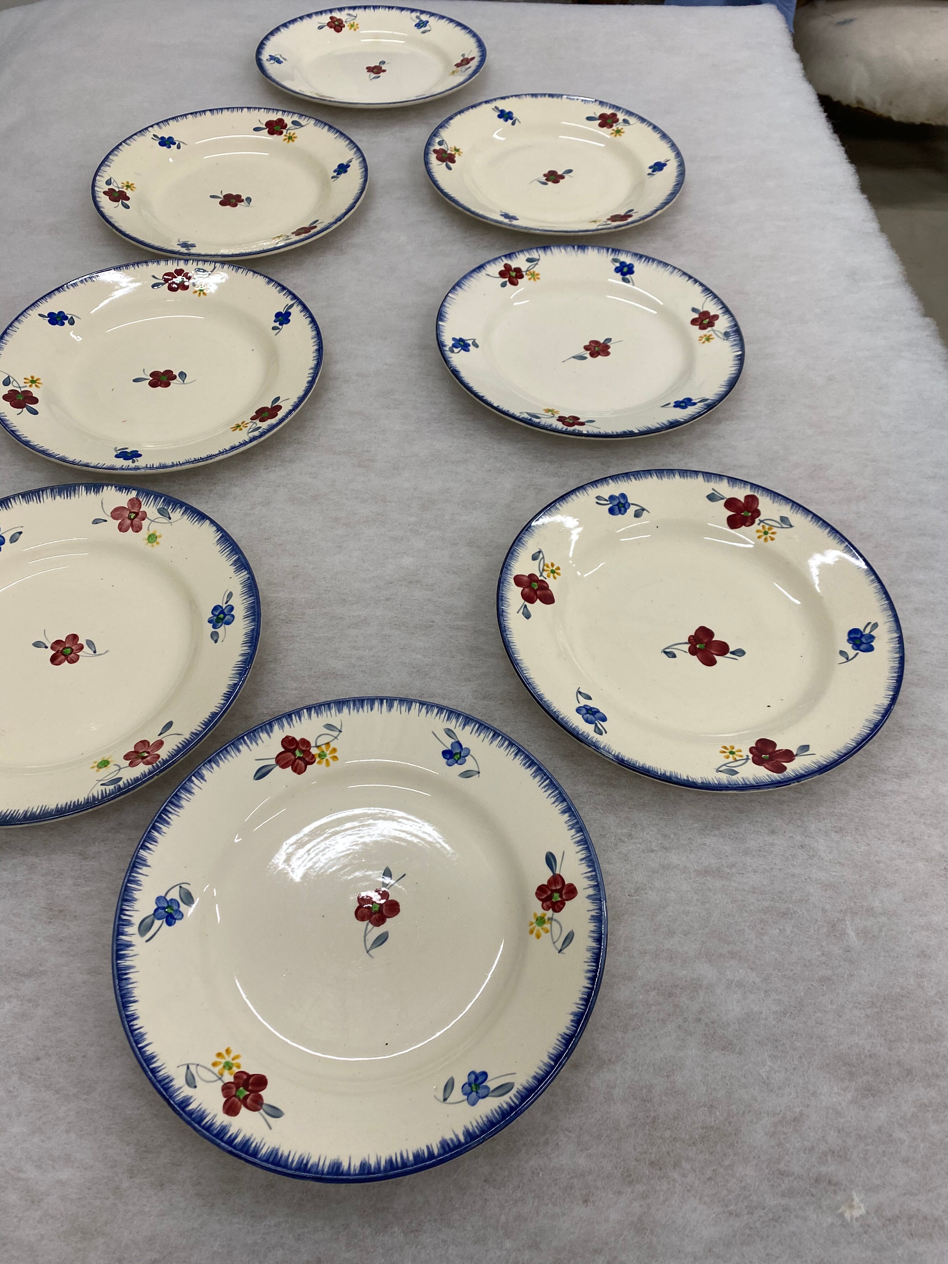 Lot of 8 flat plates Digoin Mary-Lou