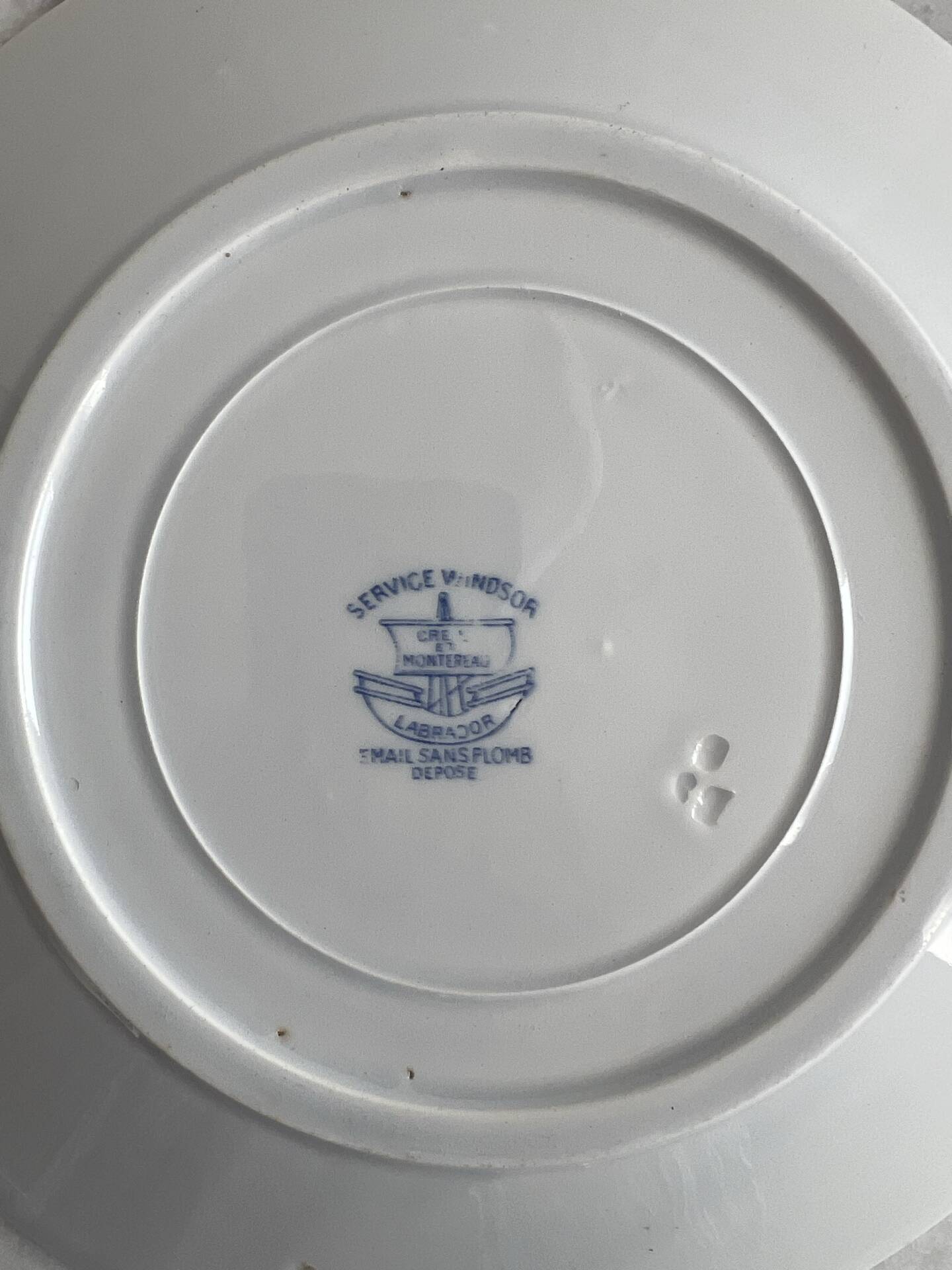 Windsor Creil and Montereau flat plate 24.5cm