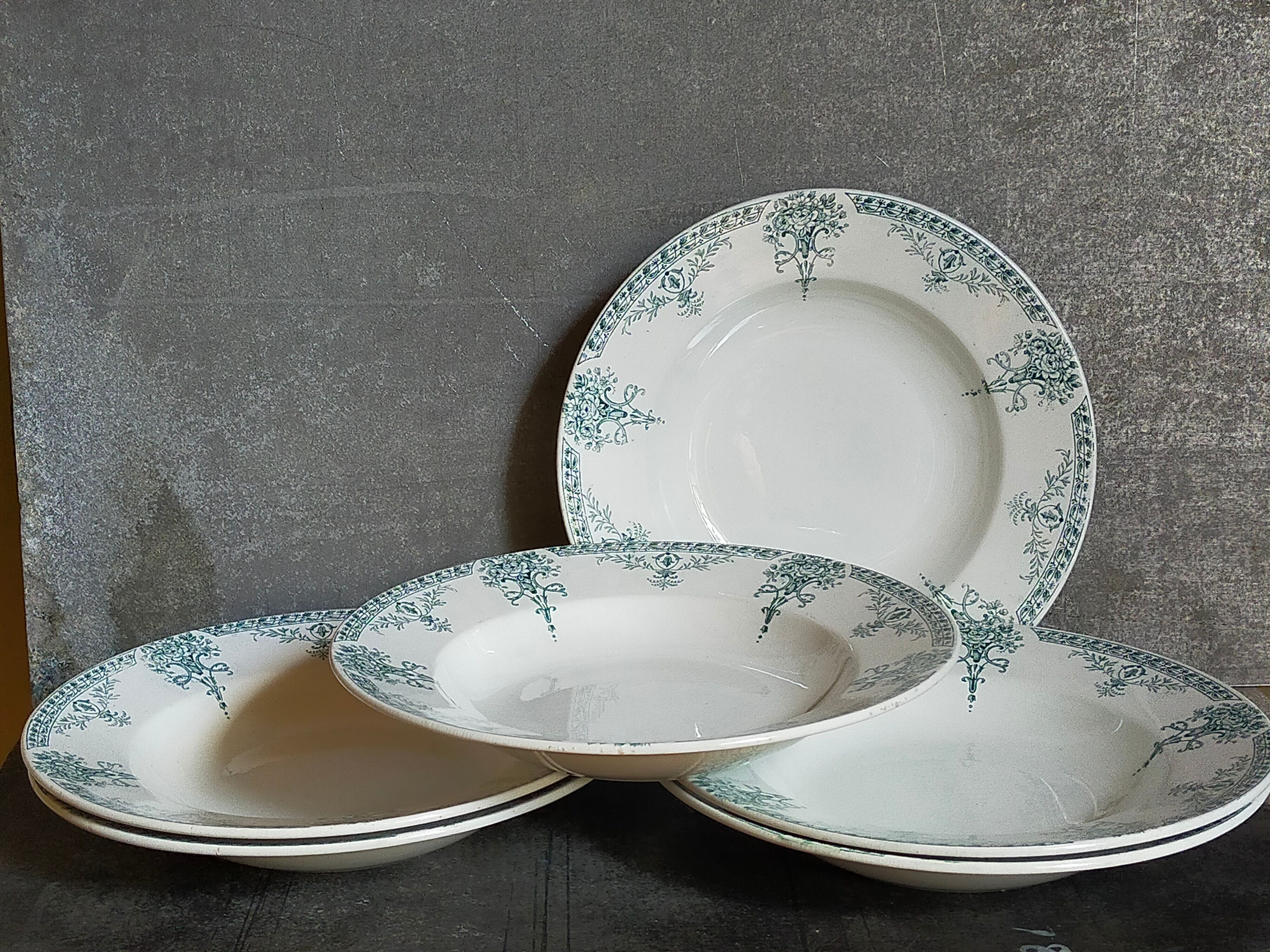 Six iron earth plates from Lunéville model LUGANO old old