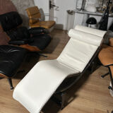 Chaise longue LC4 édition Cassina état proche du neuf