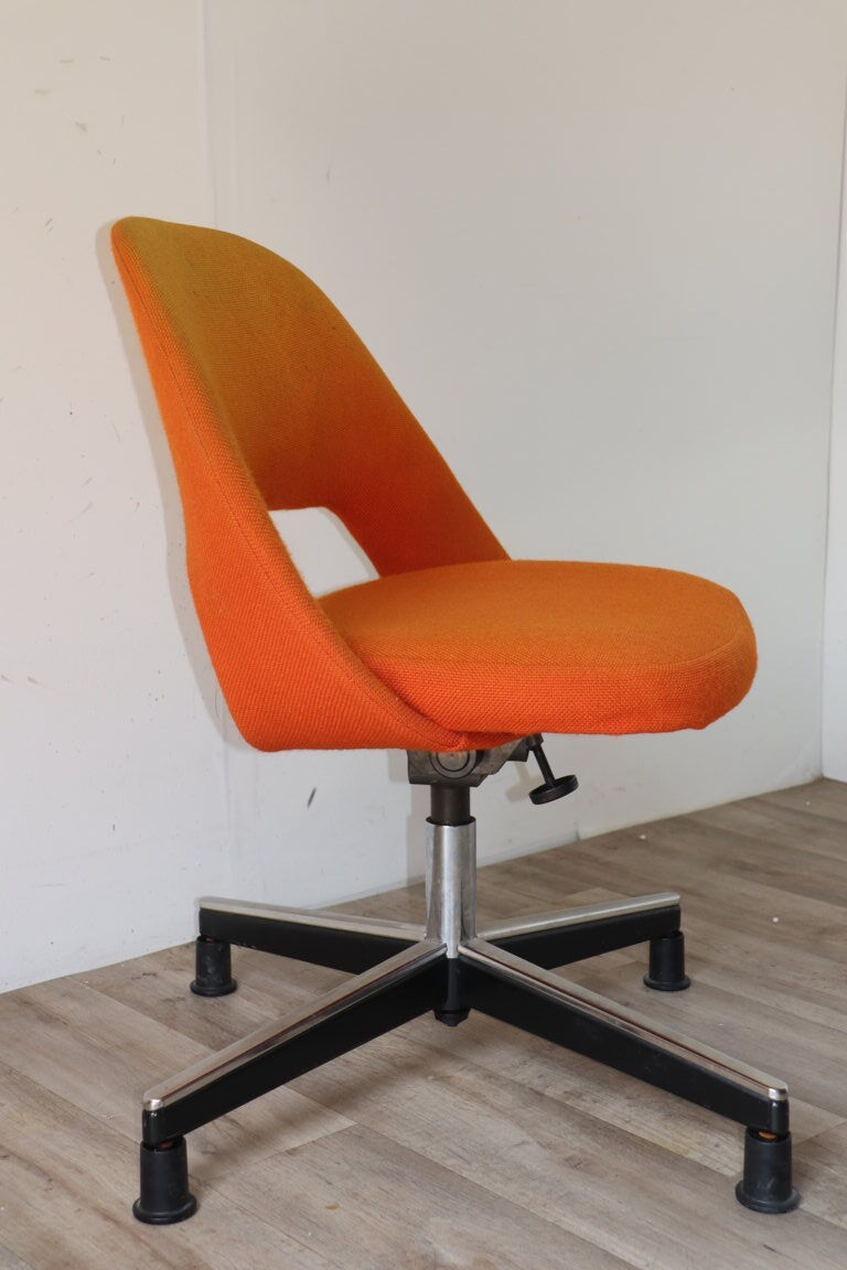 Swivel office chair by Eero Saarinen for Knoll, 1960