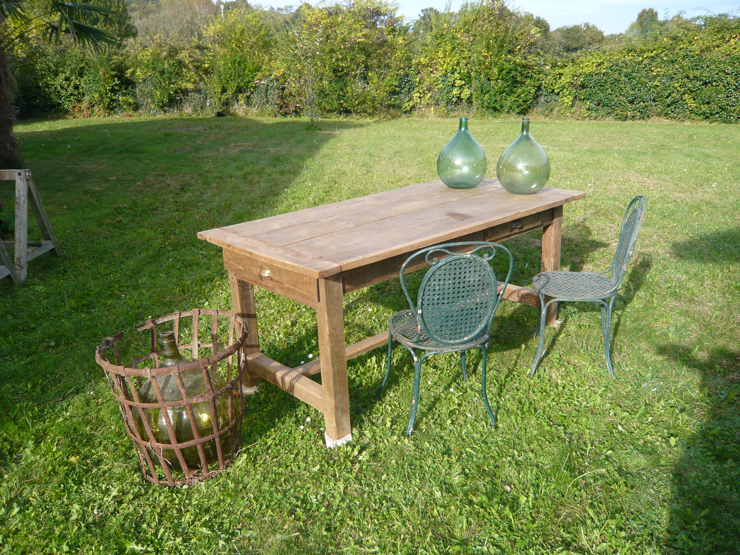 Farm table