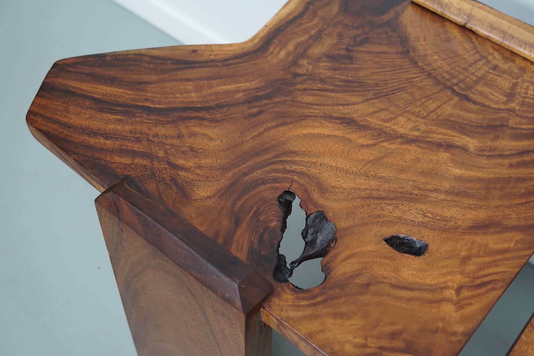 Pair of Vintage Natural Coffee Tables in Walnut, ca 1970/1980