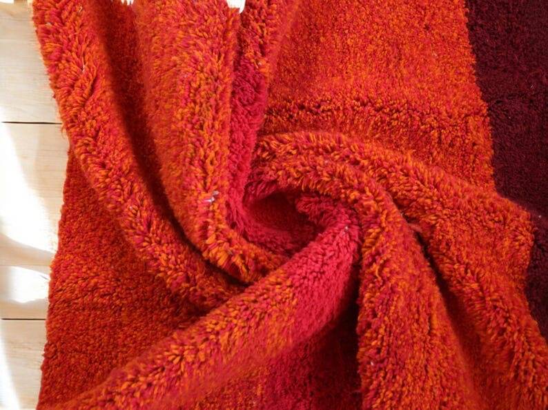 Wool rug, size 200 x 300 cm