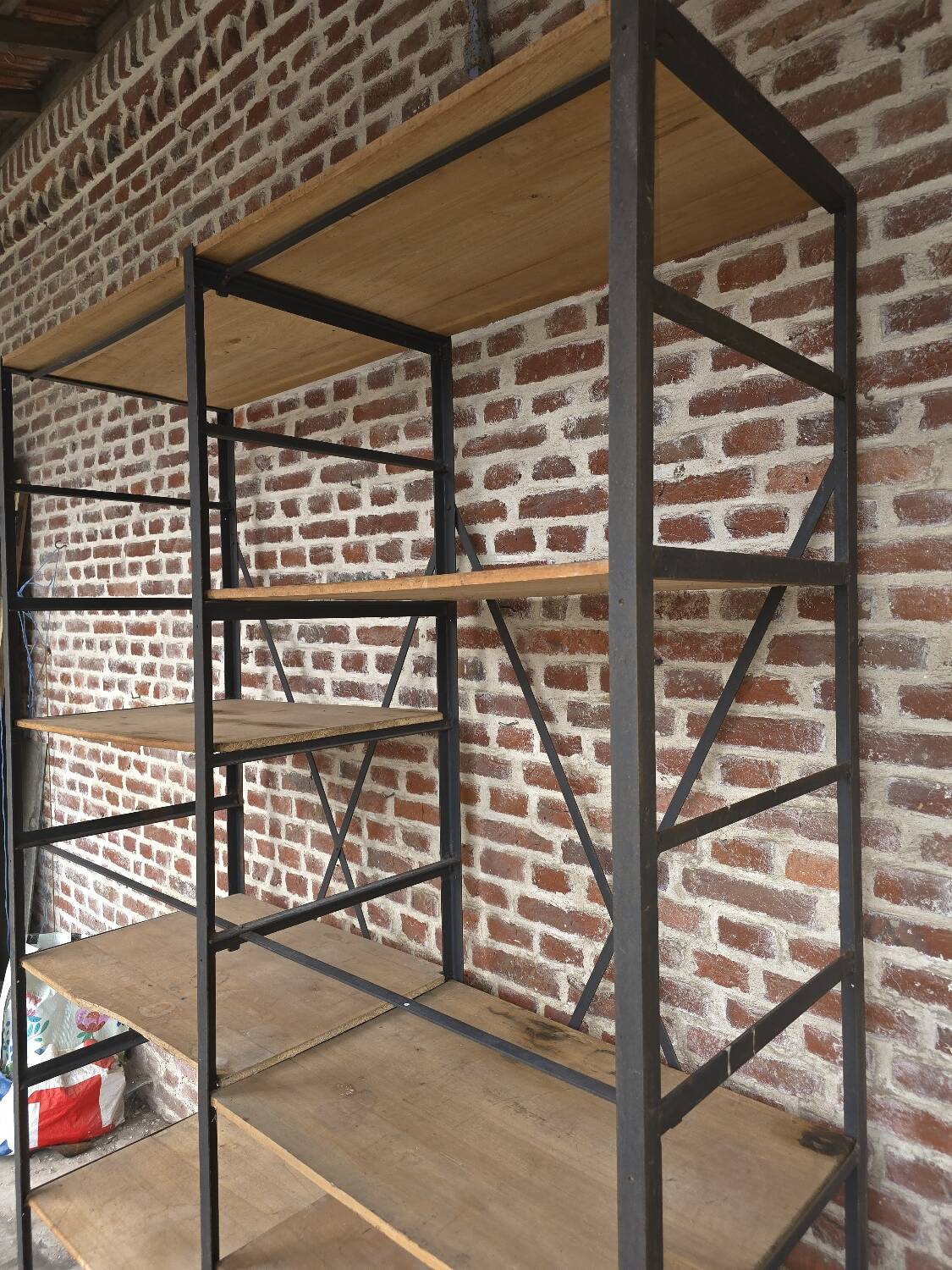 Étagère Industrielle en fer et bois