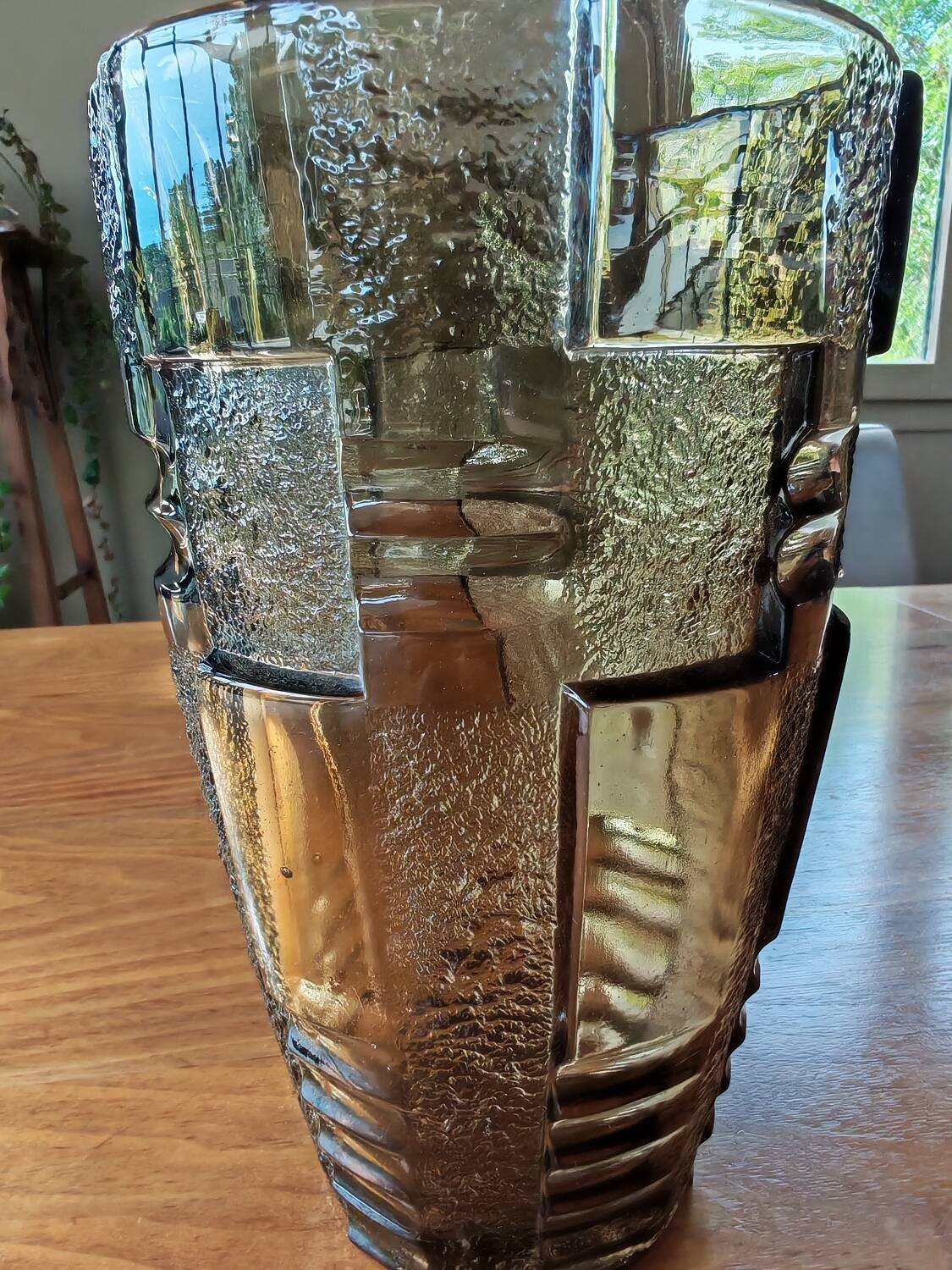 Art Deco vase in brown glass