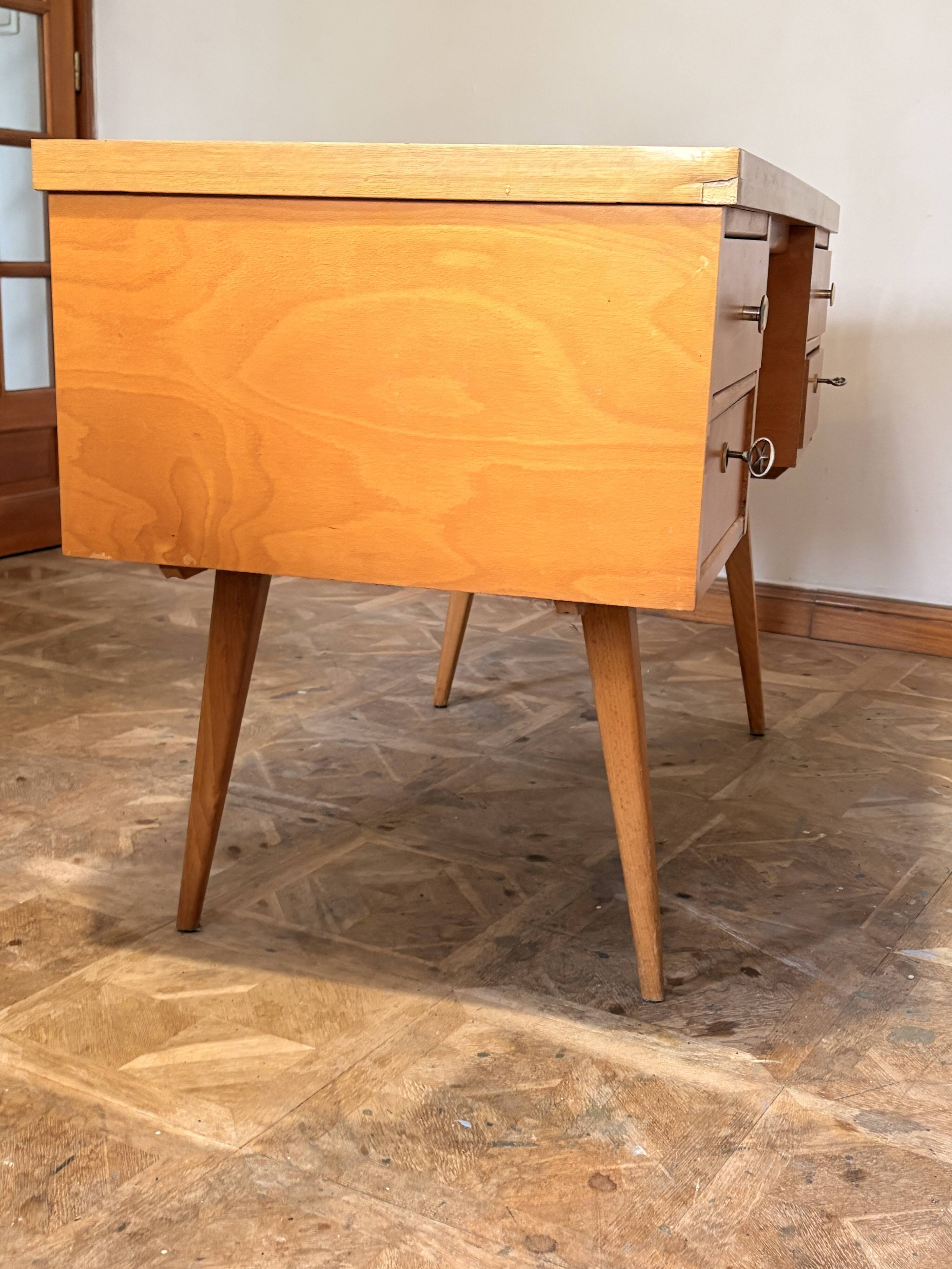 Bureau adulte pieds compas