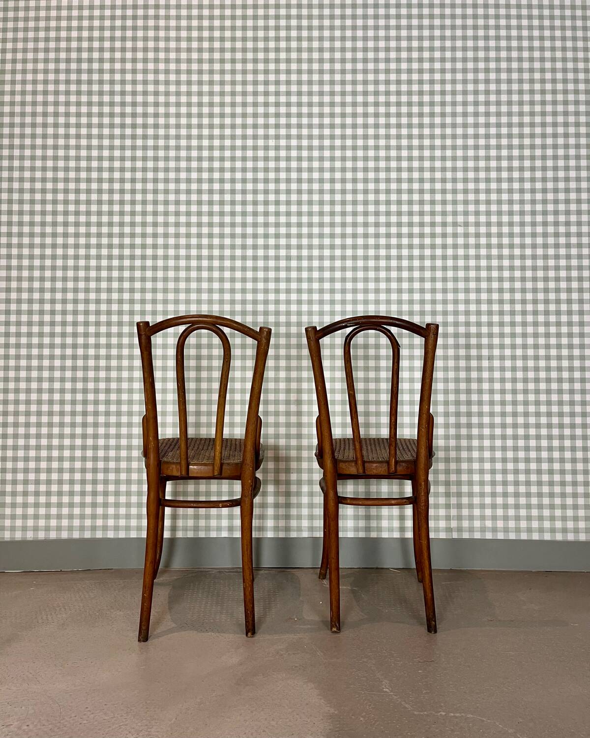 Paire de chaises Thonet bois et cannage