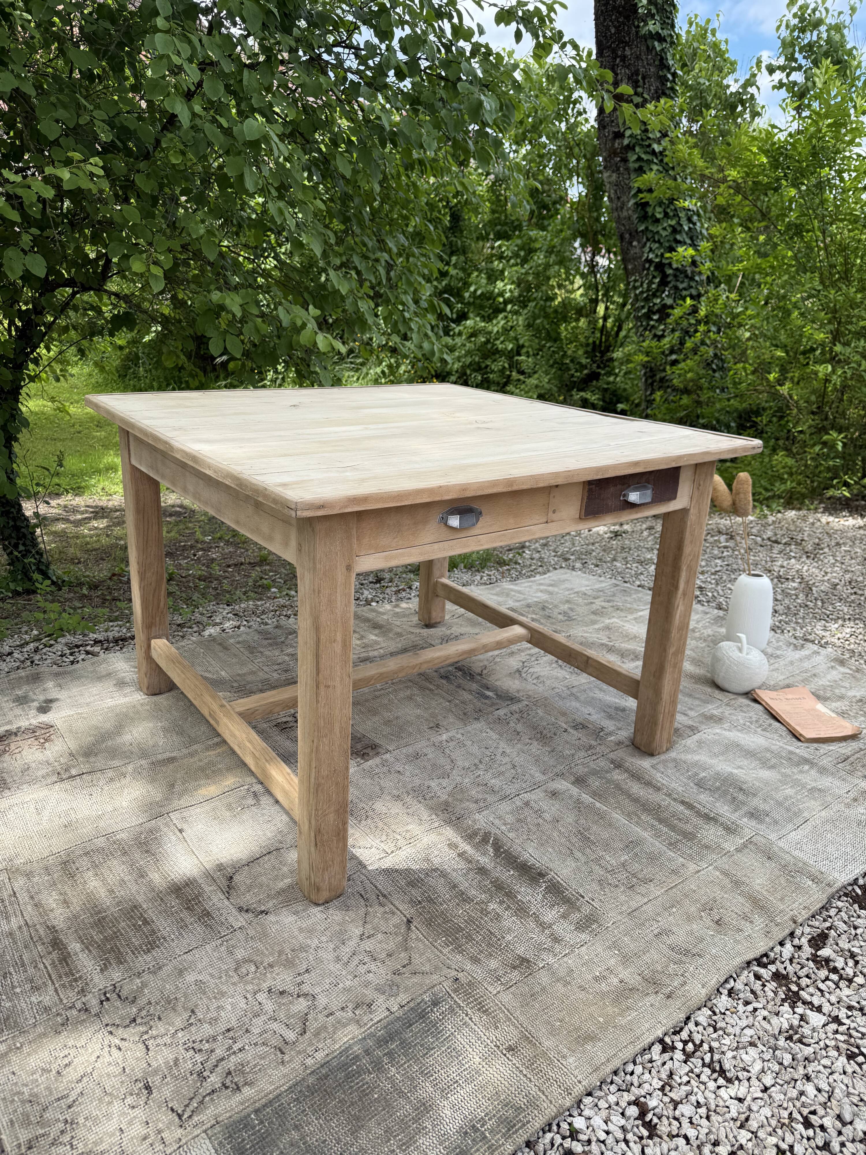 Table bois carré / Table à manger / table de boulanger