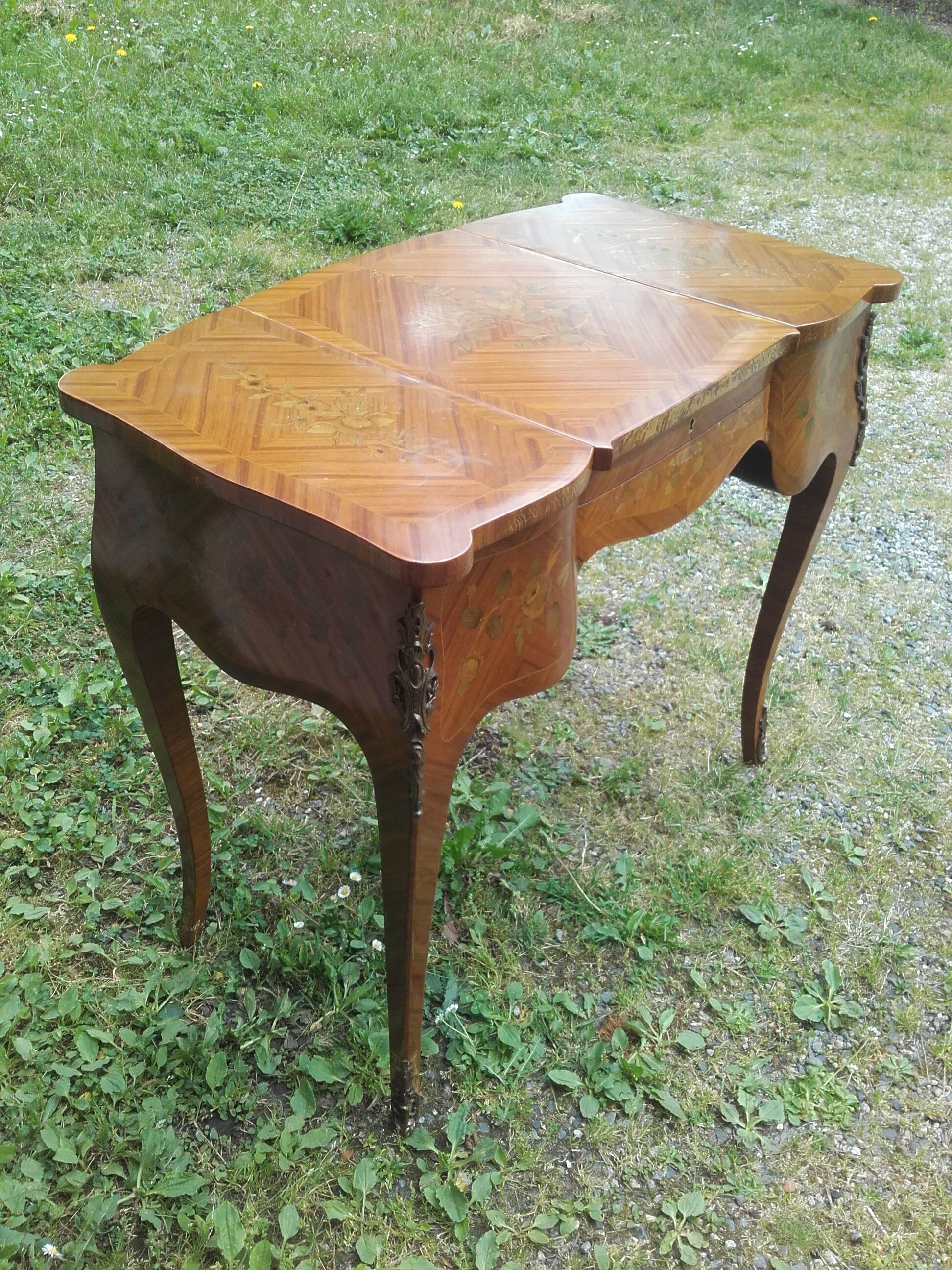 Console in Louis XV style marquetry.