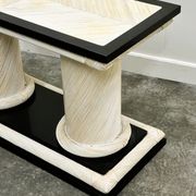 Table console en rotin organique Howard Dilday des années 1970 avec bordure laquée noire.