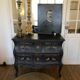 Commode patine noire cirée