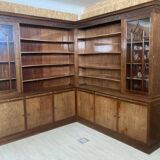 Ancien meuble de pharmacie en angle