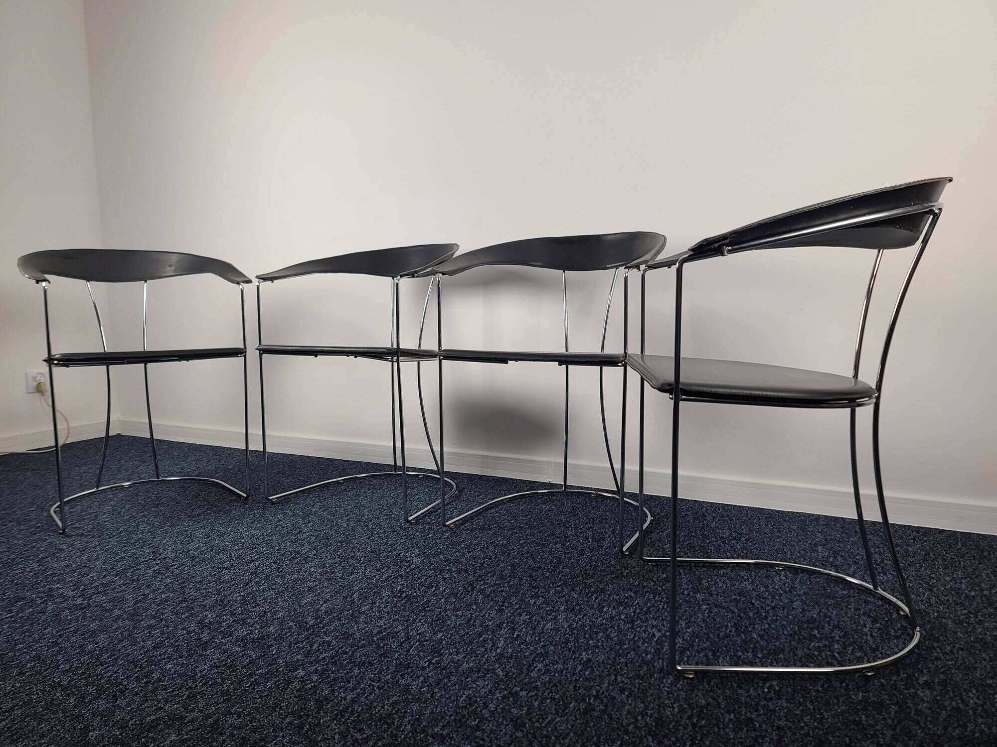 Set of 4 vintage Ursula chairs in black leather, Italian, from Arrben 1980
