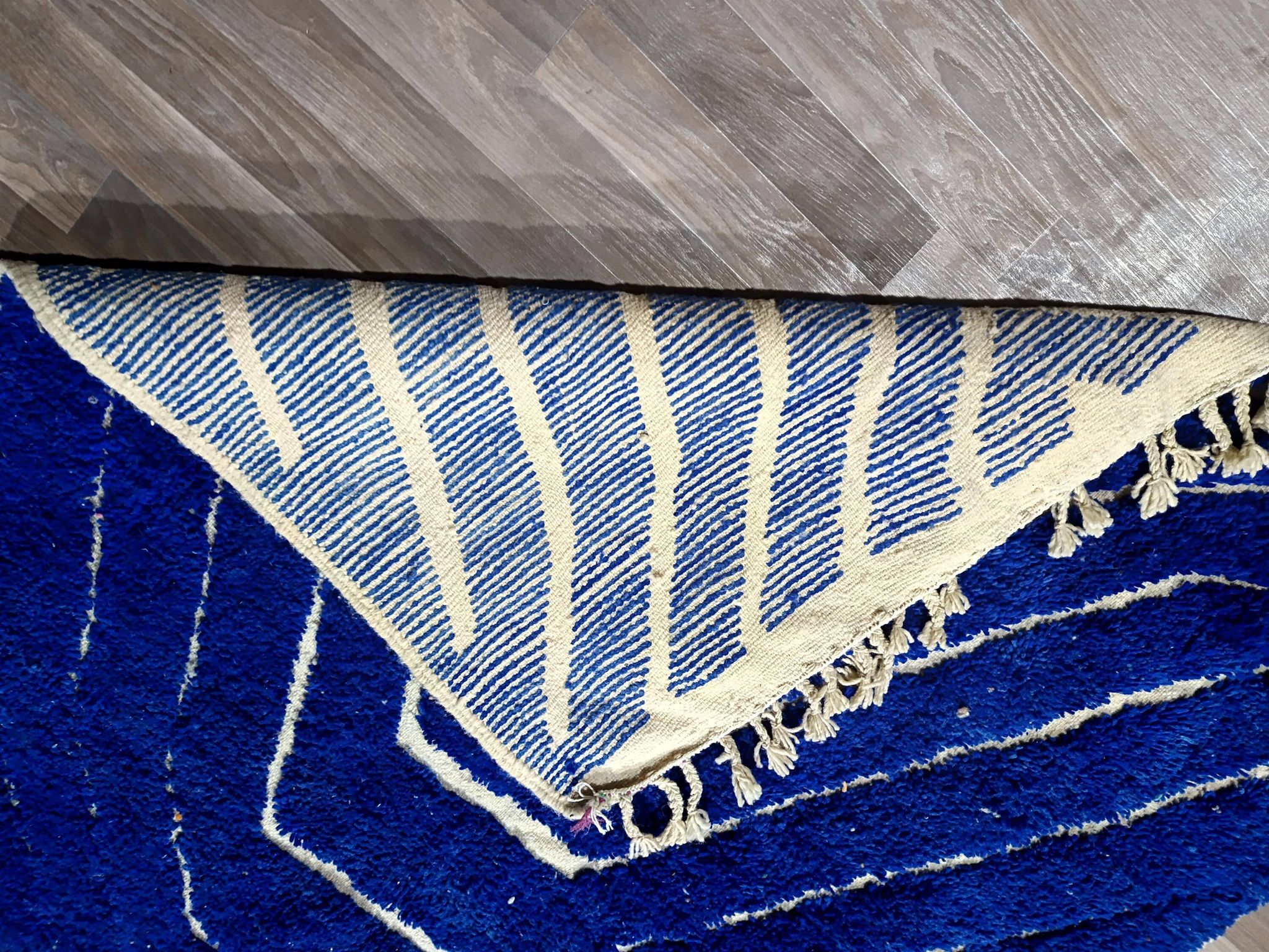 Moroccan rug in natural wool 2.5x1.5 m
