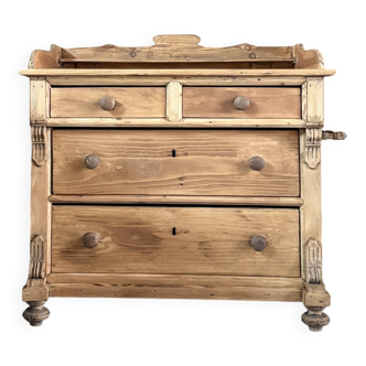 English pine chest of drawers