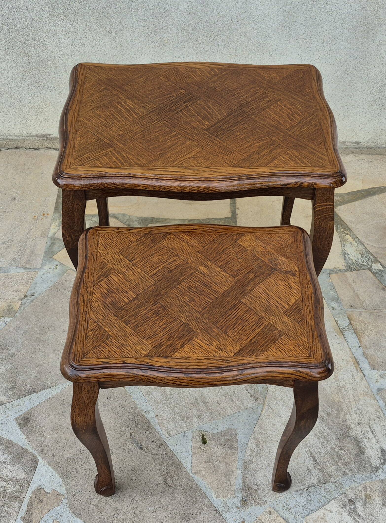 2 nesting tables in solid wood in Louis XV style