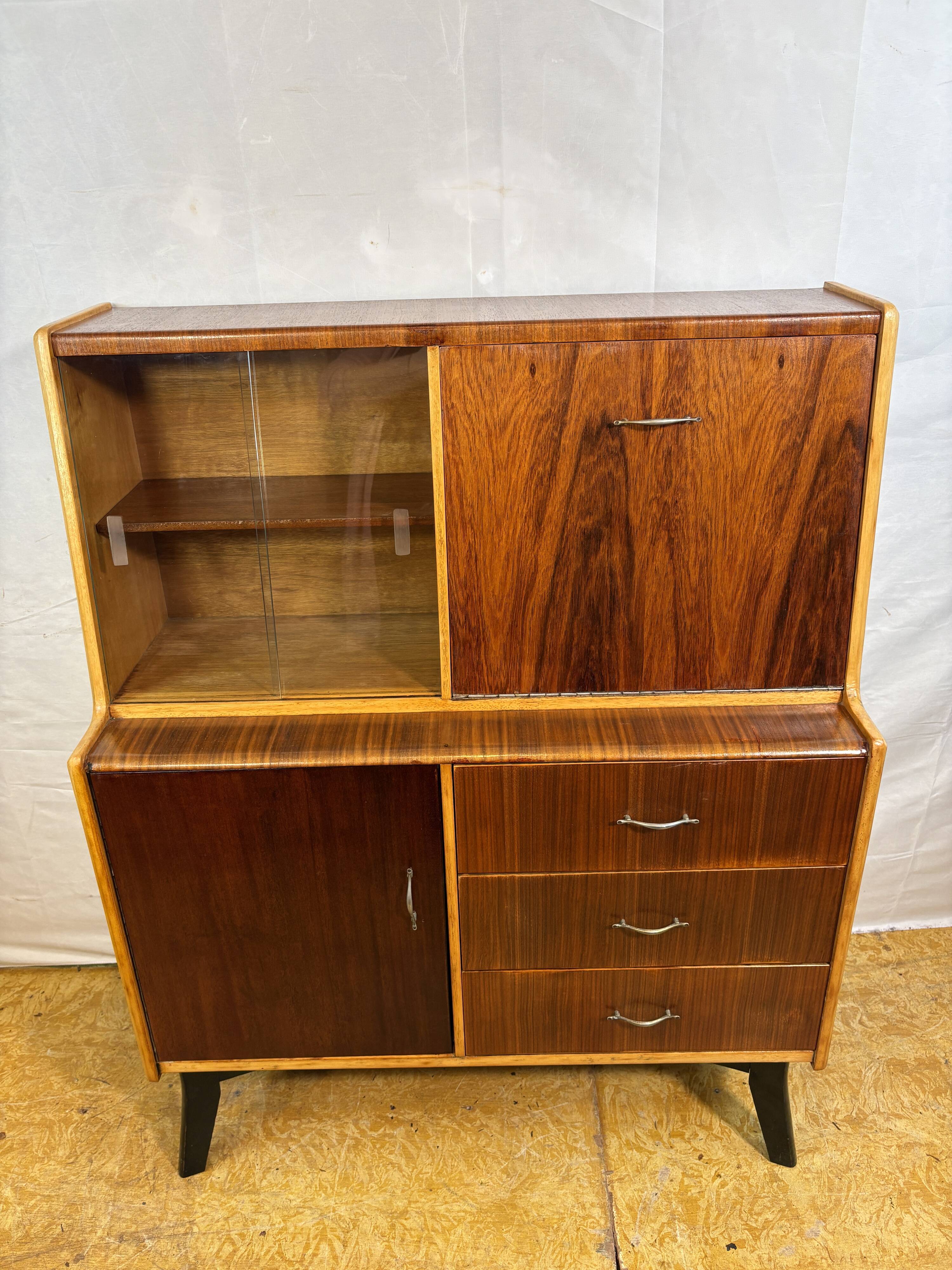 Bureau bibliothèque en teck rétro des années 60 (environ 1960) Un meuble fantastique et polyvalent