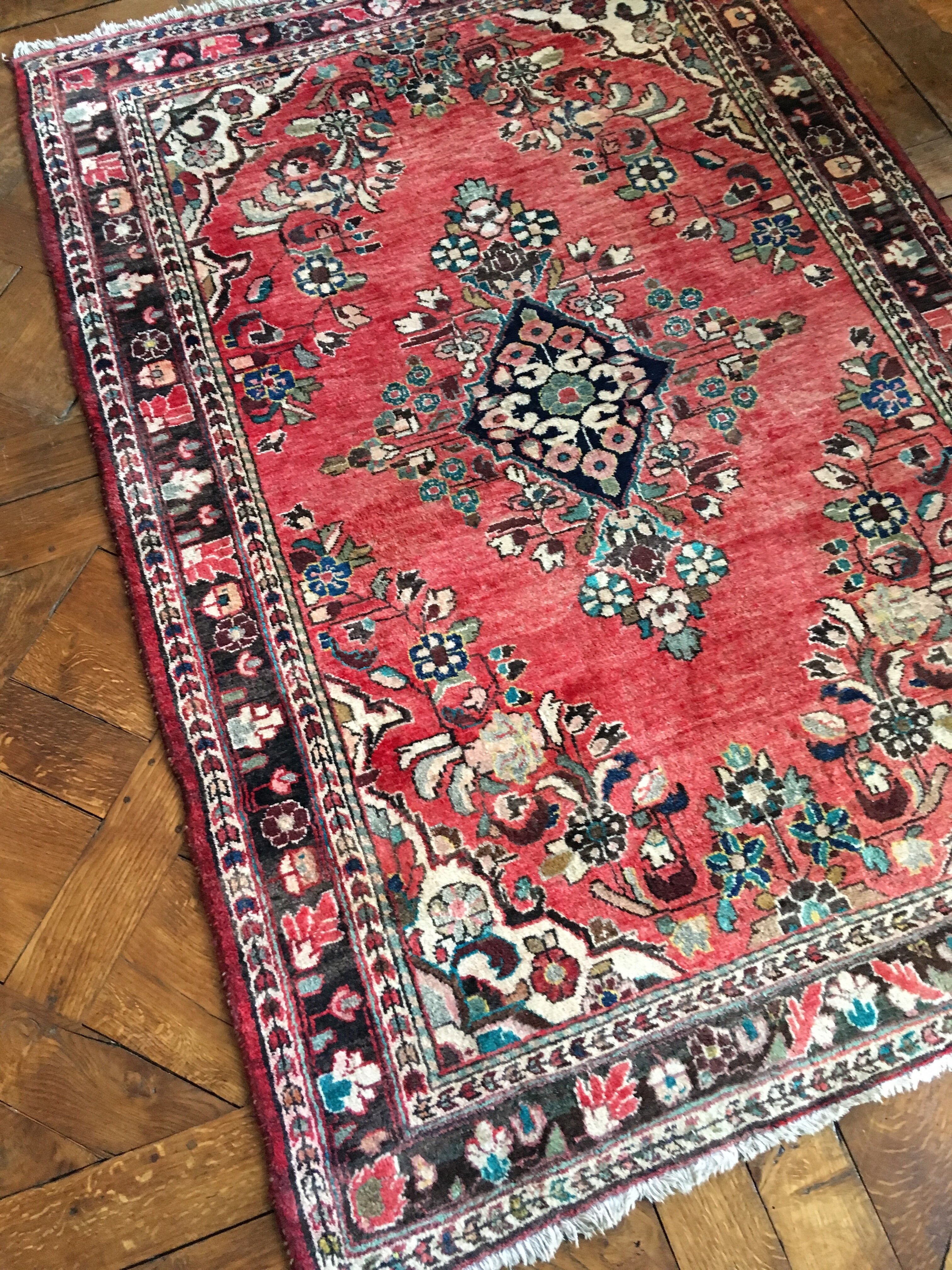 Azari Persian rug 100% wool origin Iran hand-tied 197 X 134cm
