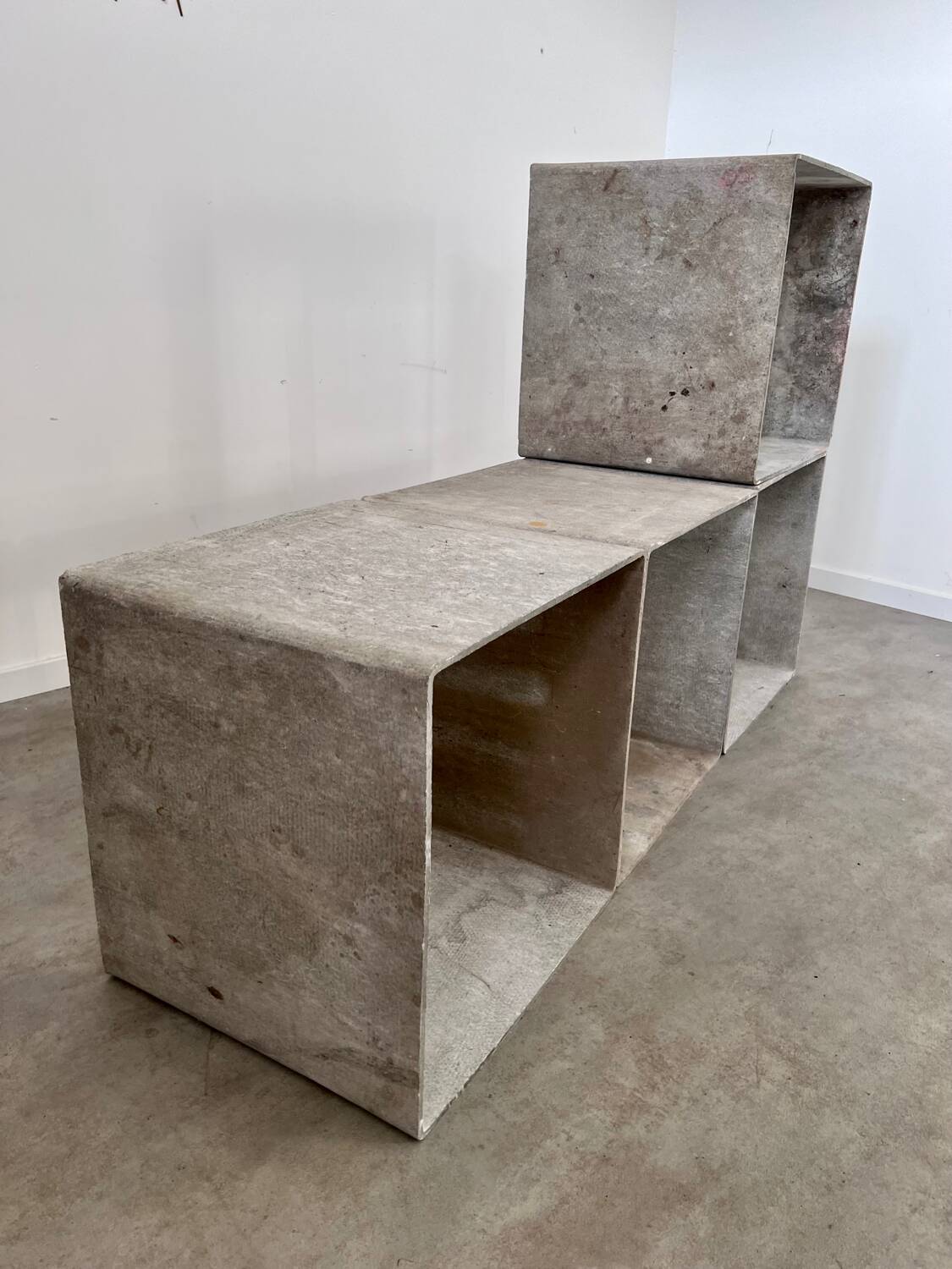 Set of 4 modular concrete shelves design G. Ifertvintage 60s