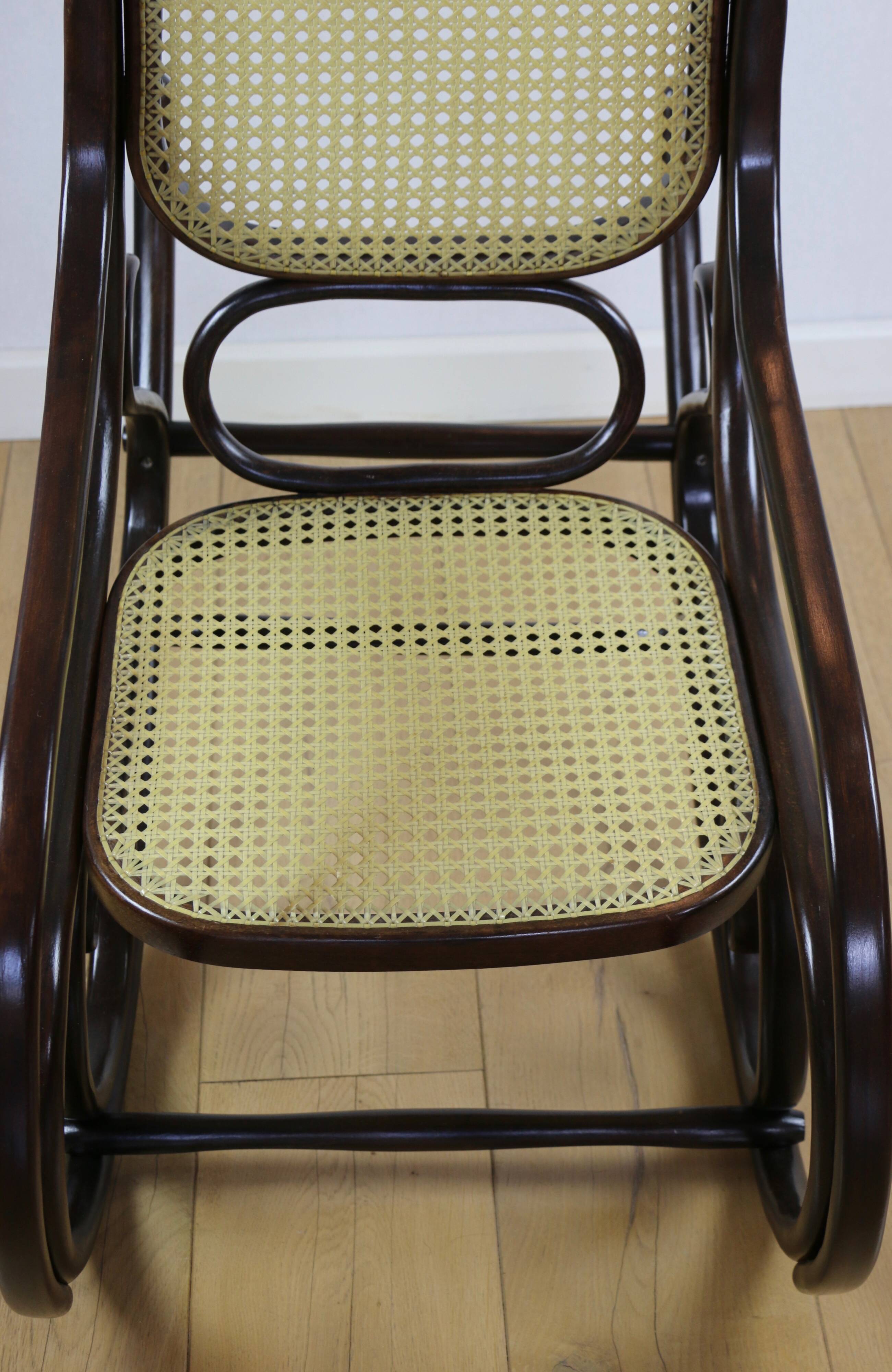 Rocking chair on runners, original brown, 1970s - very good condition