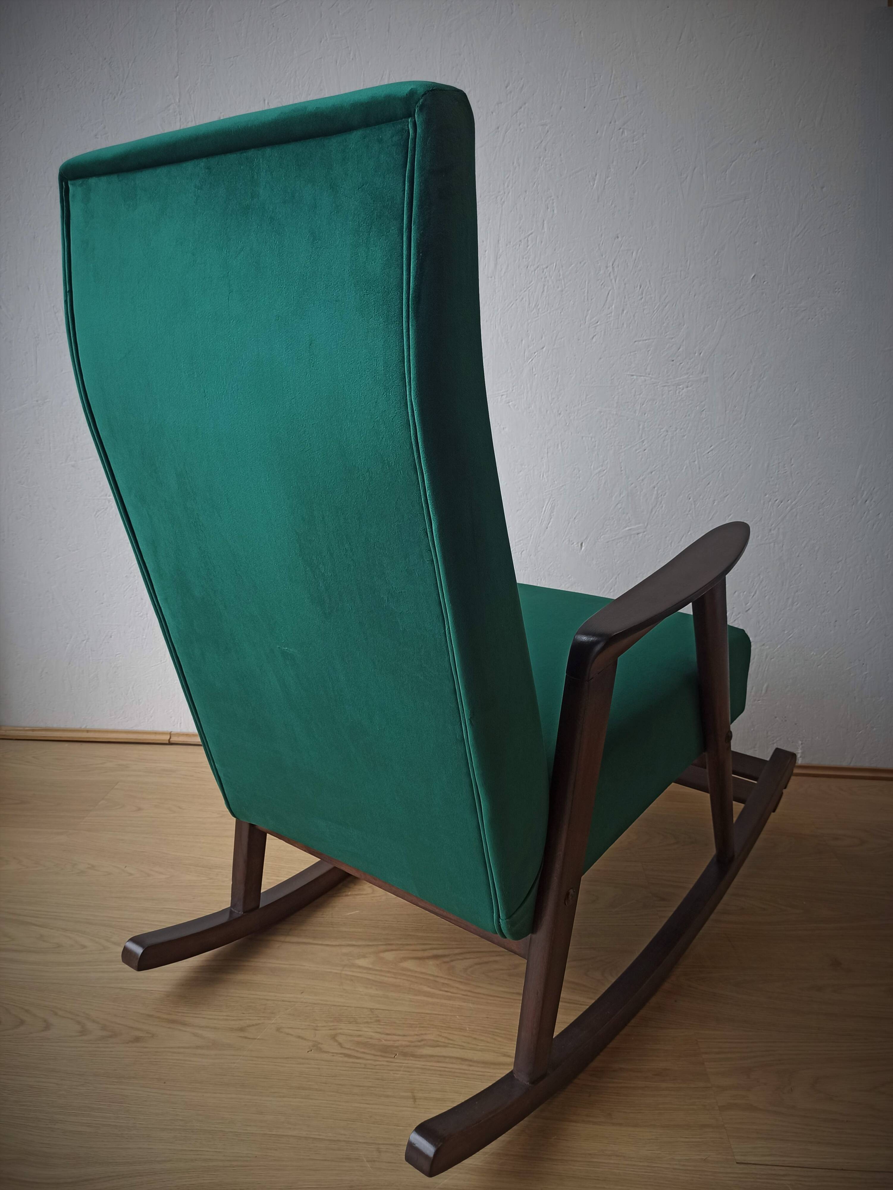 Fauteuil à bascule vintage des années 50.