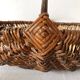 Panier en osier et bois de noisetier