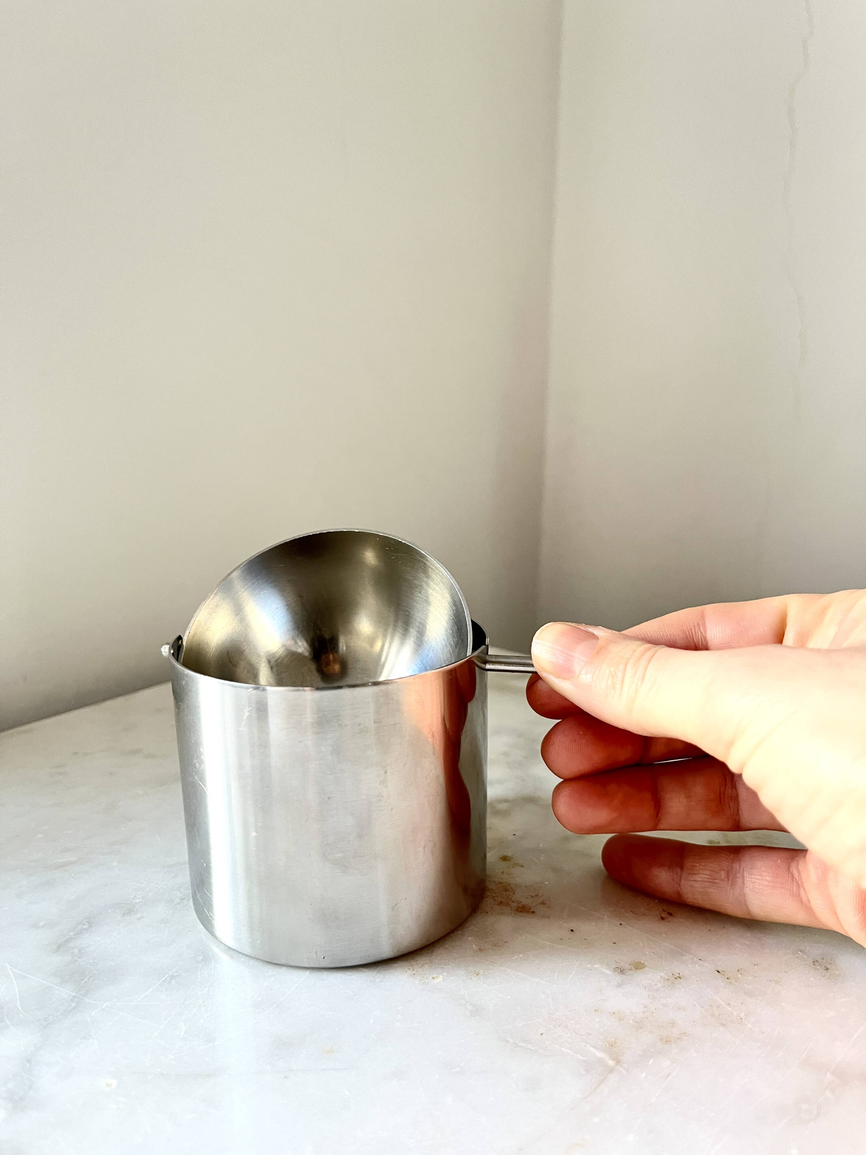 Cendrier inclinable vintage Stelton Cylinda Line par Arne Jacobsen, Danemark