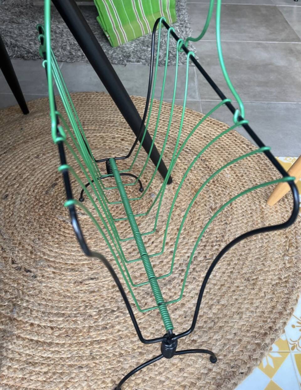Vintage 50s metal and green wire magazine rack
