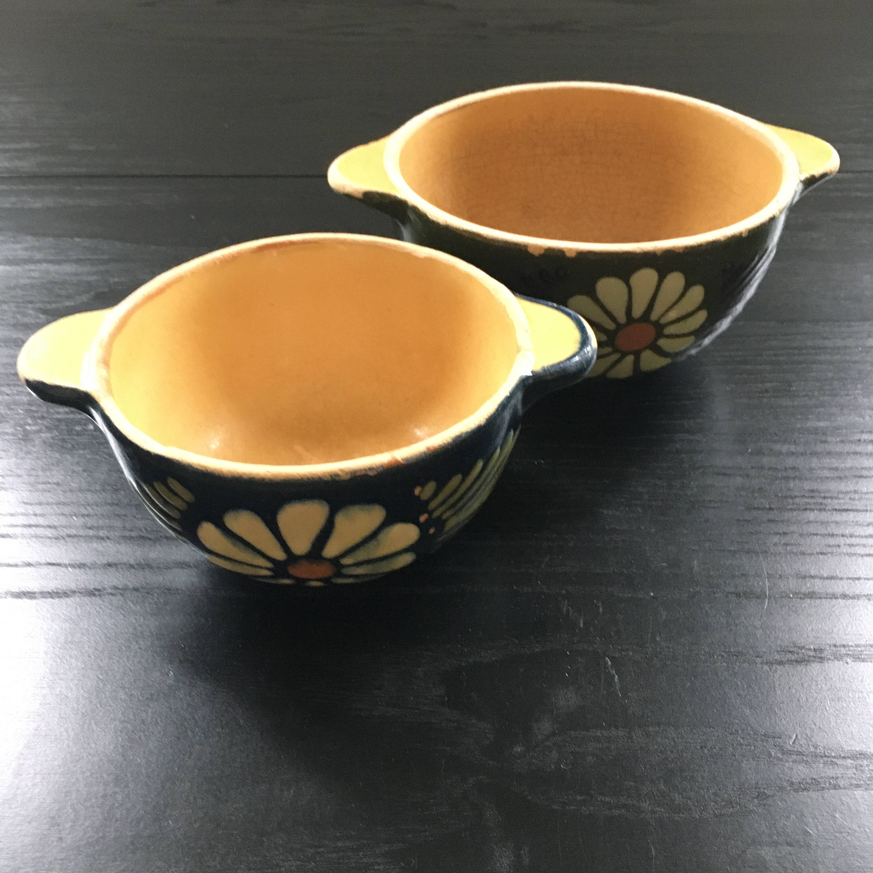 Pair of 2 antique ear bowls