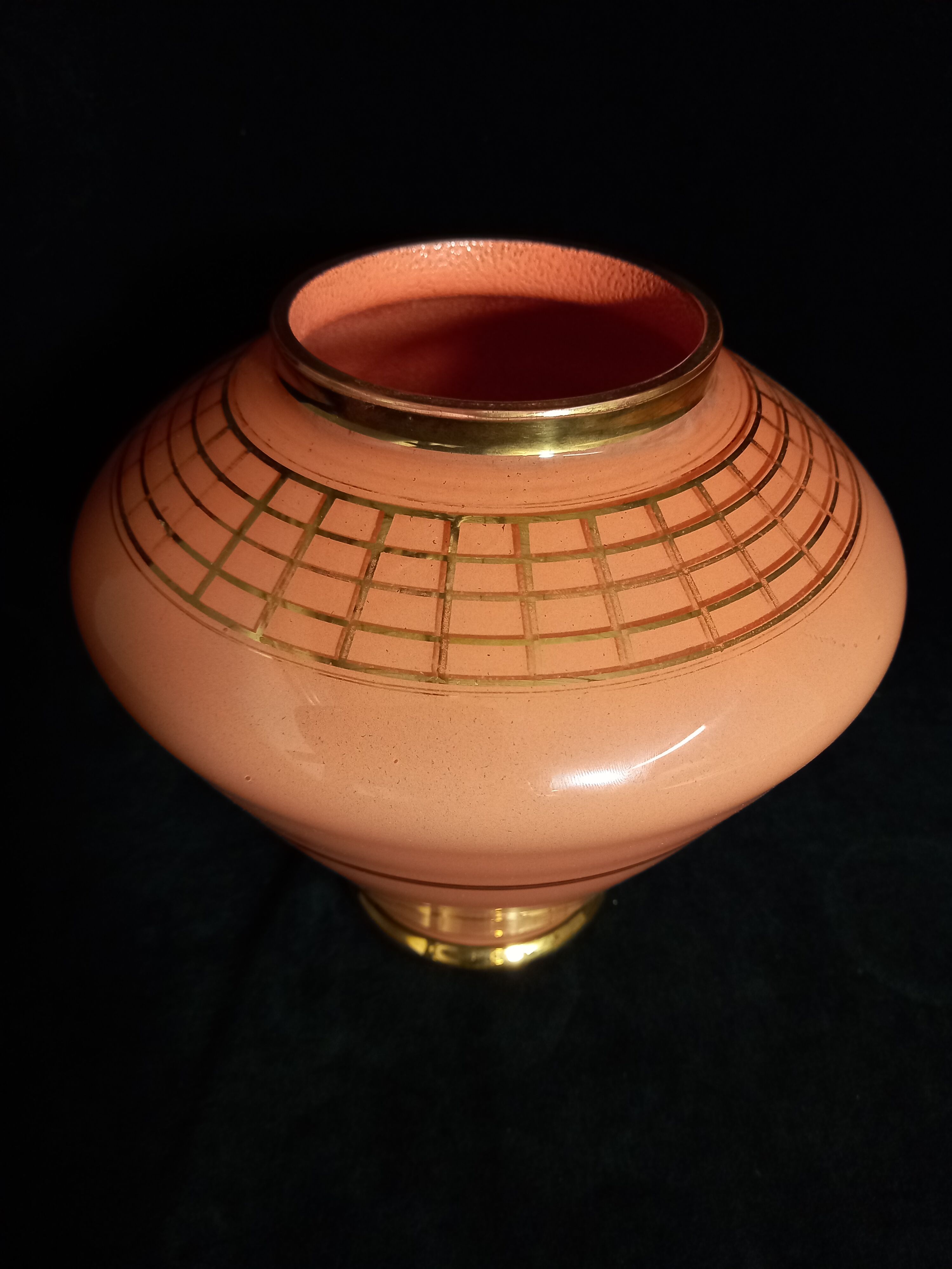 Art deco vase in opaque pink glass - model 'ady' de de rupel (boom glass)