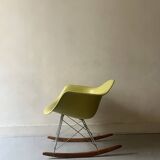 Rocking chair design Eames Plastic Armchair RE RAR, edition Vitra