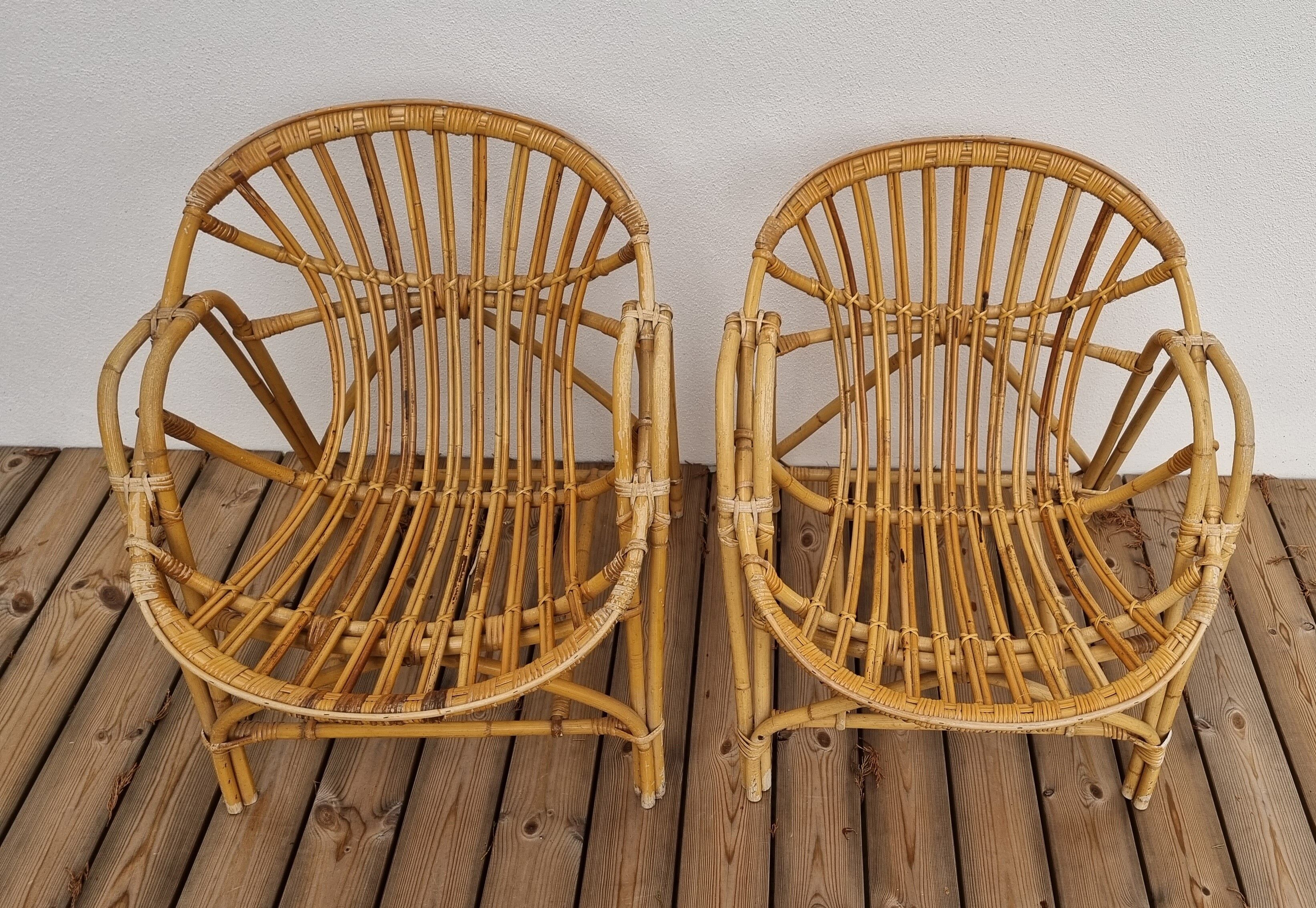 pair of Coquille rattan armchairs