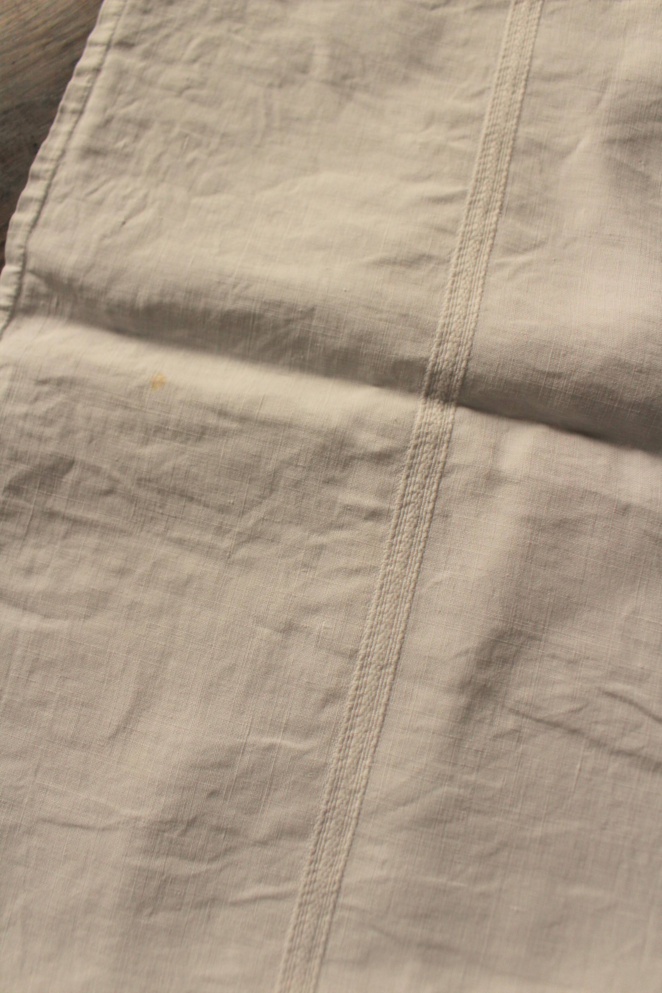 Un Lot de 2 serviettes de table lin blanc monogrammes G D