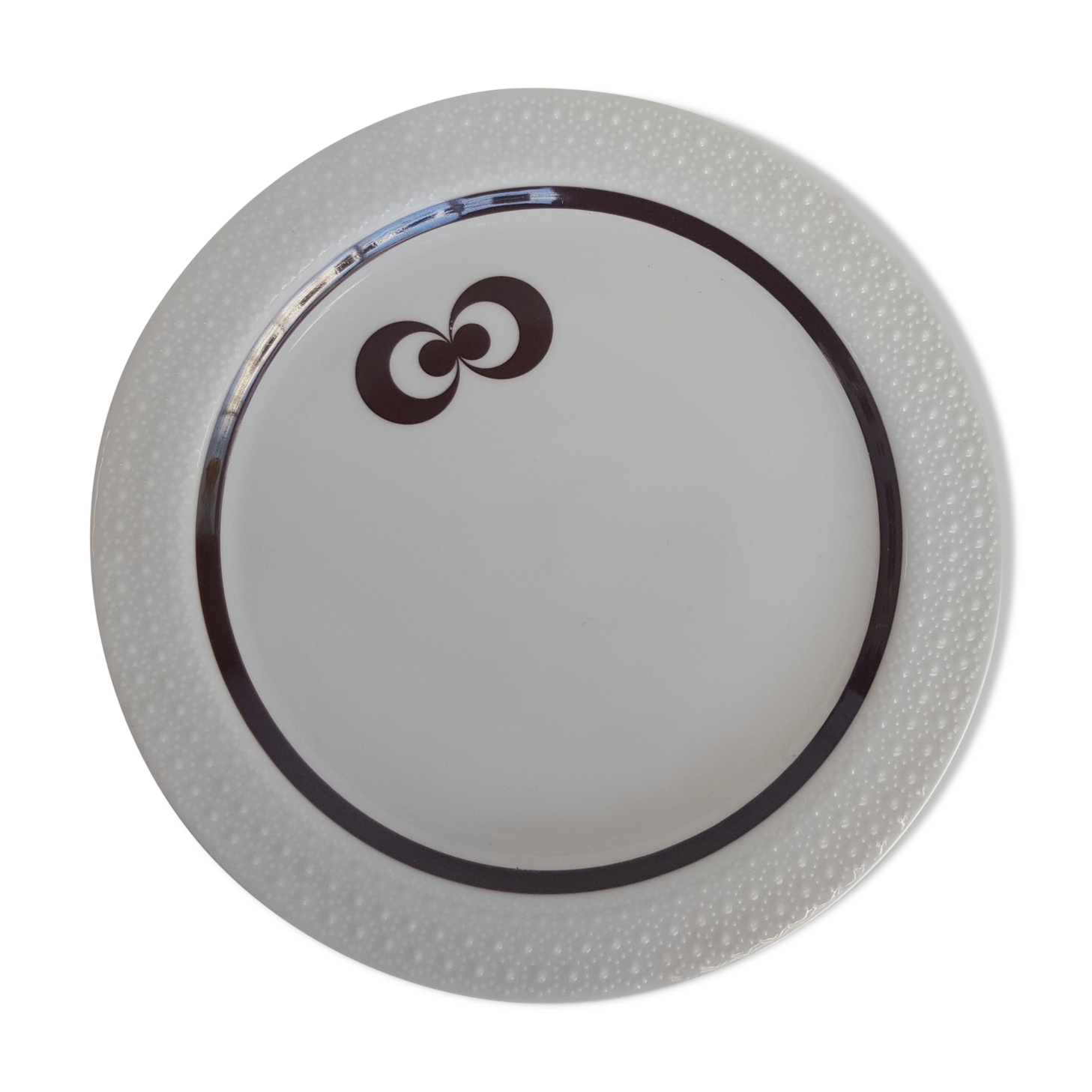 Six vintage flat plates