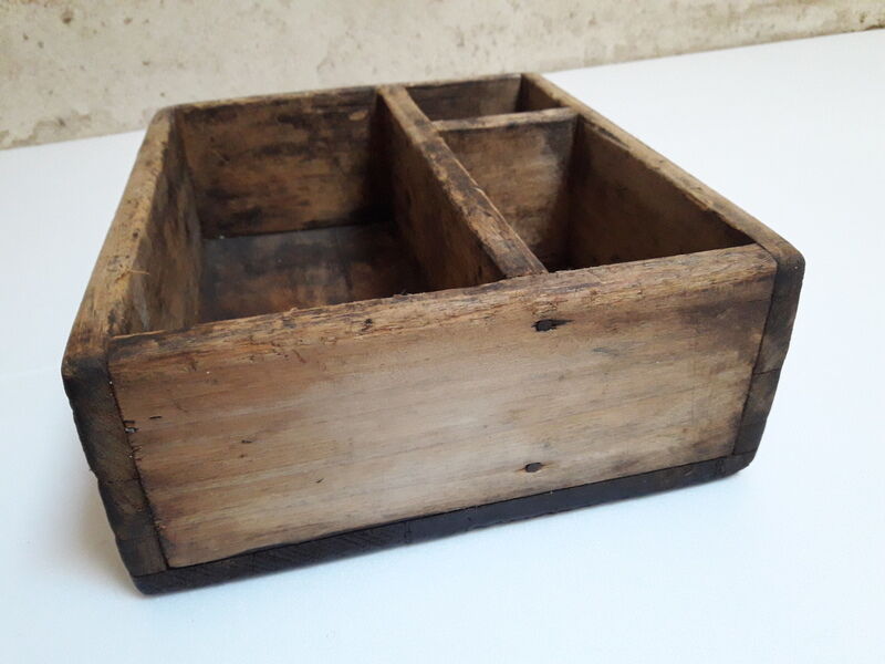 Wooden box workshop with compartments 27x22,7cm