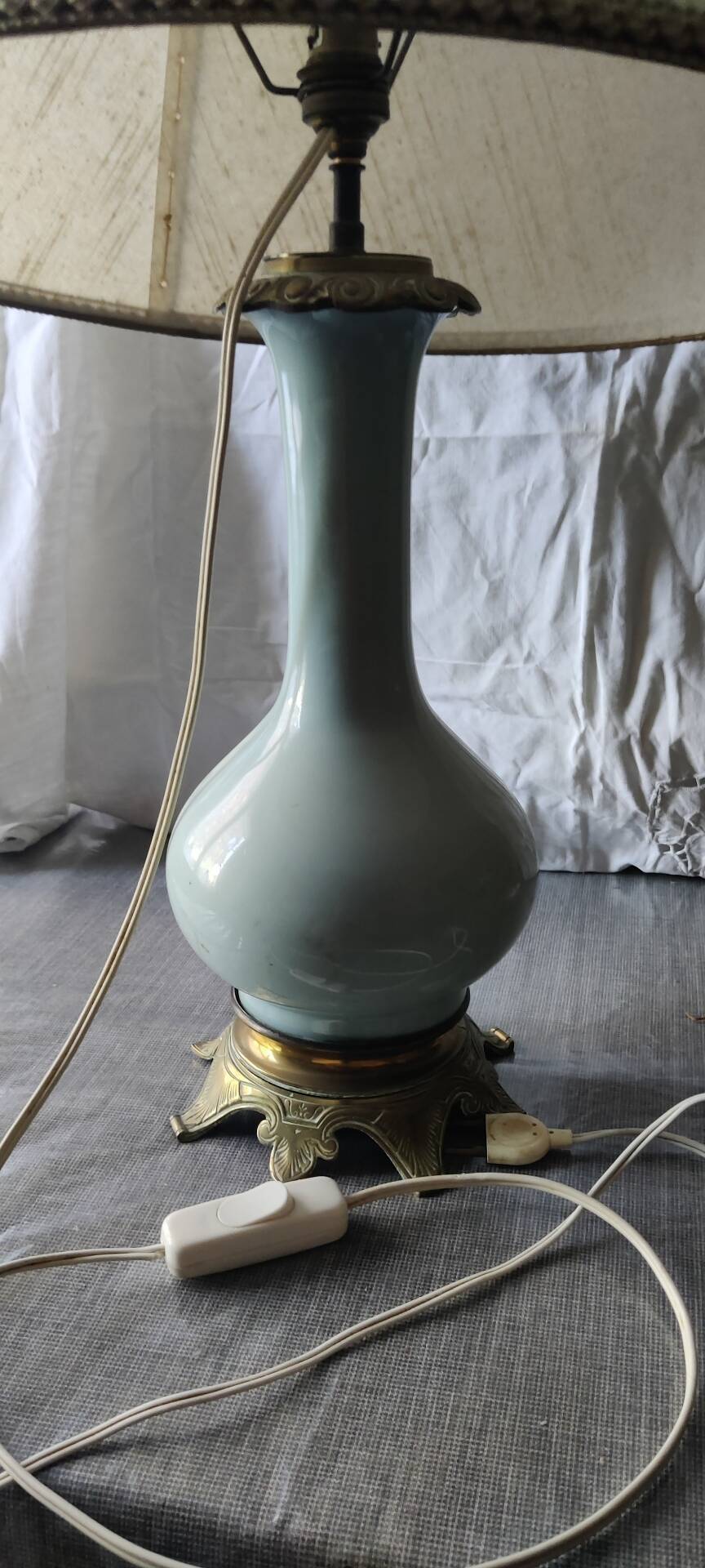 Table lamp