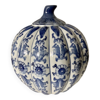 Large Chinese Porcelain Ginger Jar