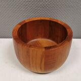 Beautiful large teak bowl from the 1970s by Nissen Denmark
