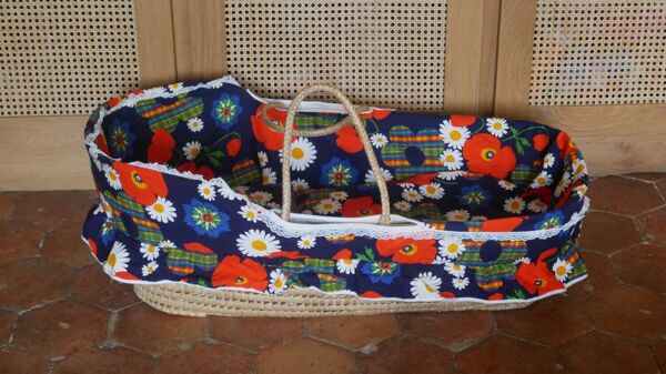 Couffin bébé en osier avec matelas (vintage)