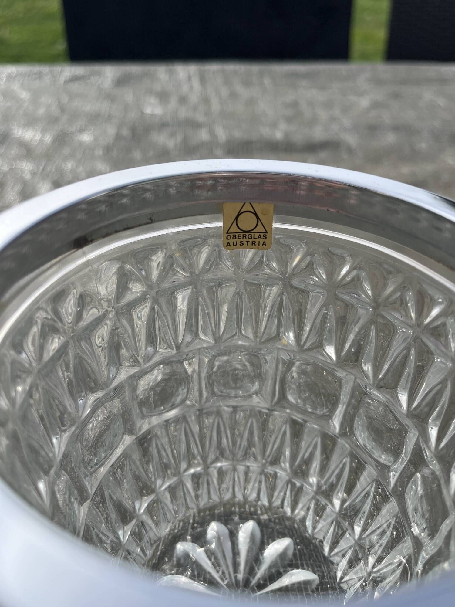 Oberglas Austria ice bucket from the 1960s in very good condition.