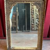 Miroir dans un ancien encadrement en bois de teck XVIIIème, usure et patine, Inde Rajasthan