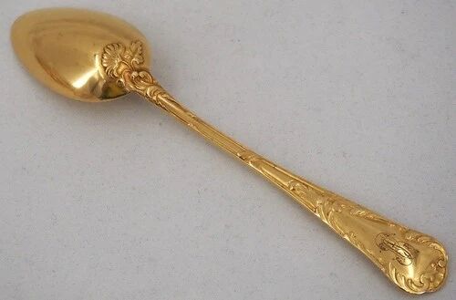 Christofle Chrysanthème doré, 12 cuillères à moka, café, 12,3 cm, monogramme BP.