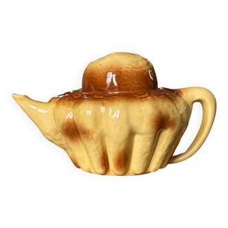 Brioche teapot