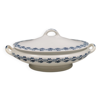 A very old Villeroy & Boch soup tureen. From about 1910-1920.