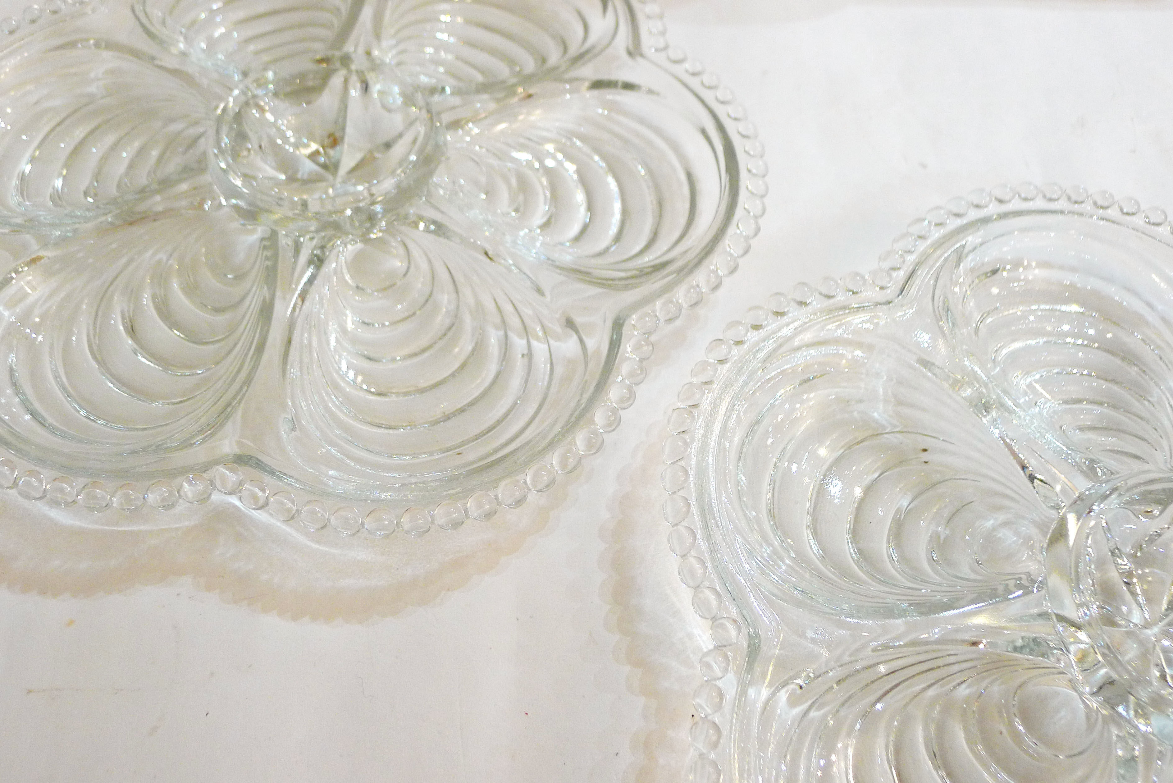 Pair of oyster plates