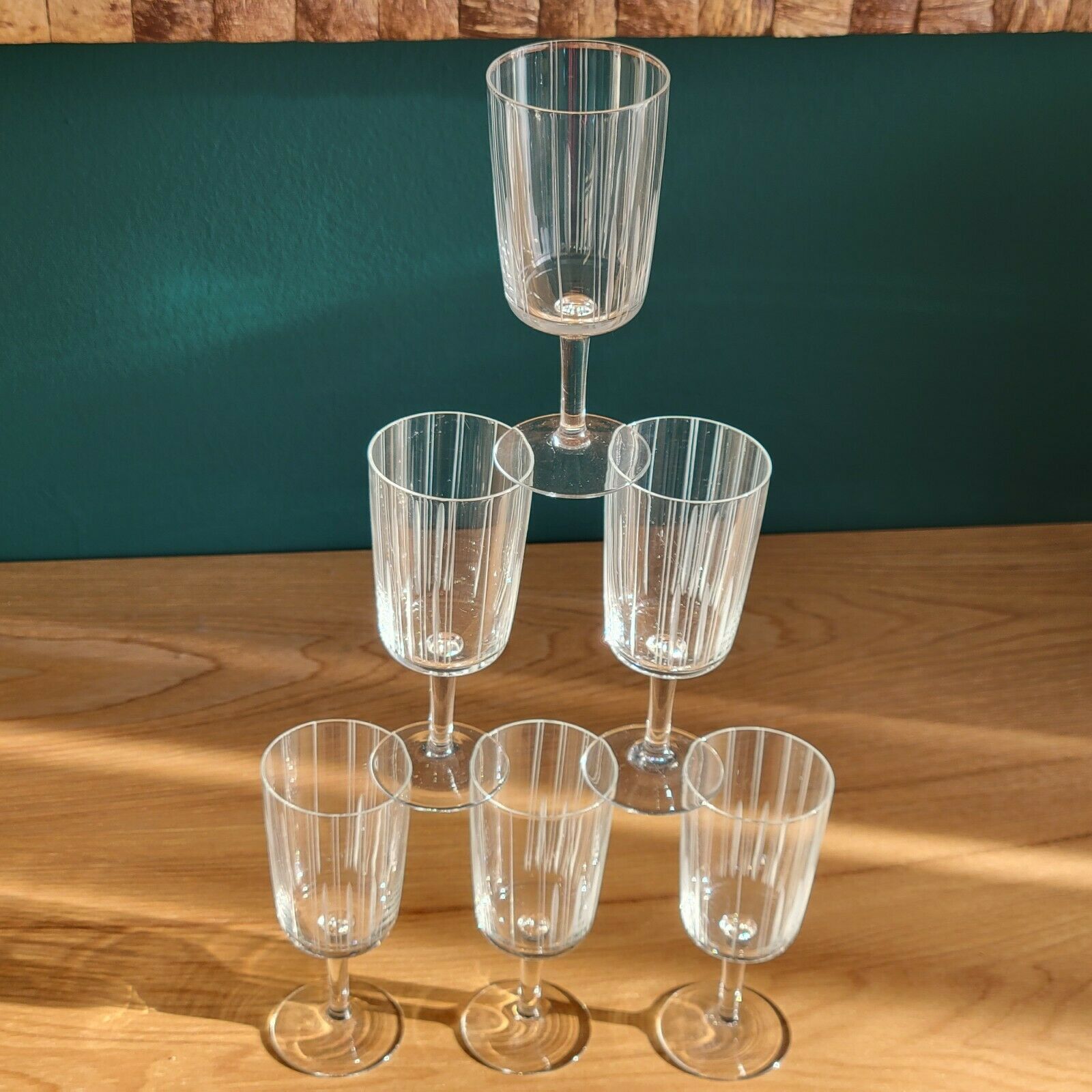 Set of 6 glasses on foot wine or liqueur decoration engraved features art deco