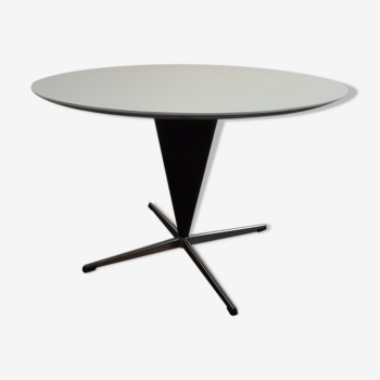 Cone coffee table Verner Panton