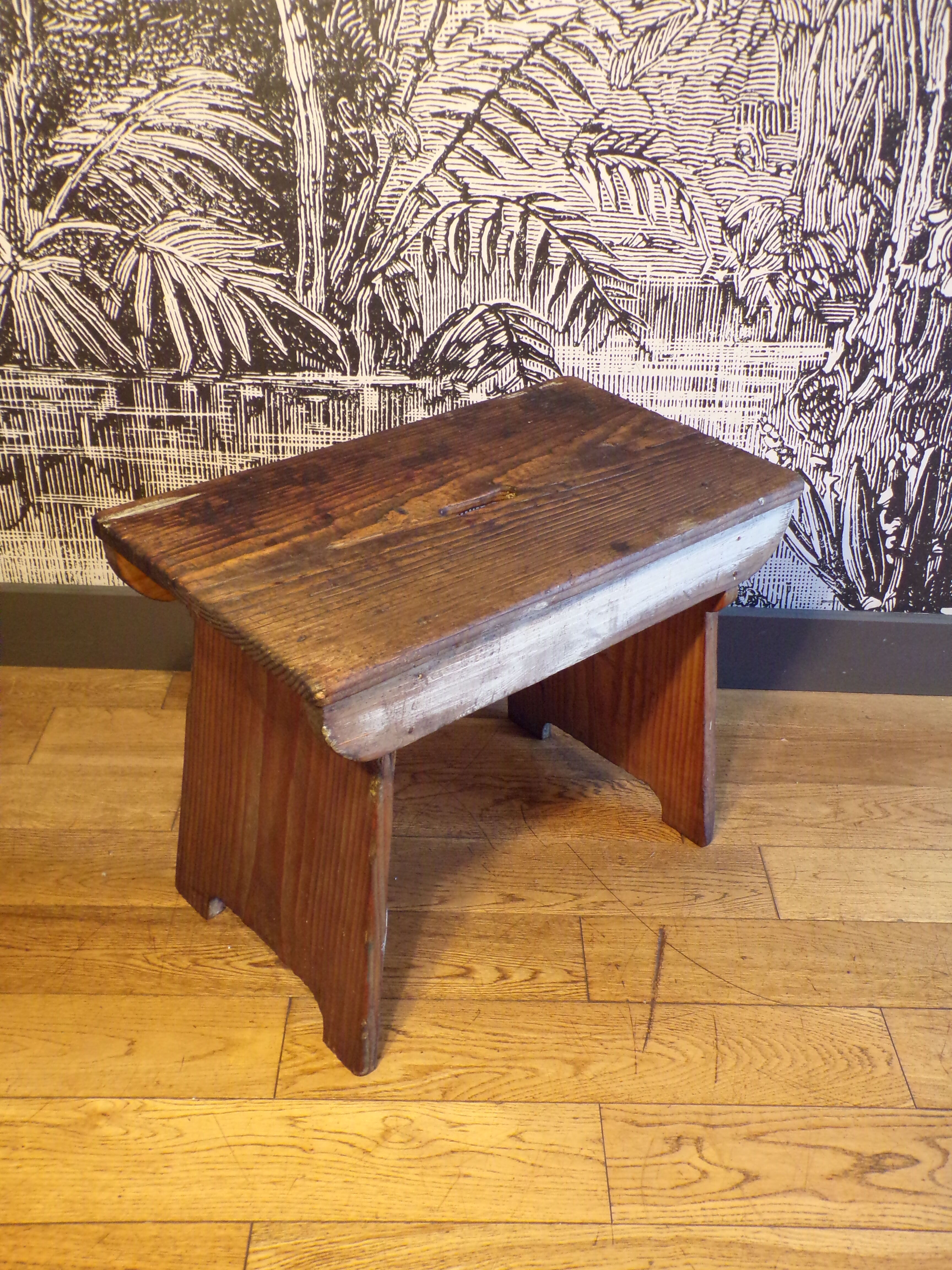 Bench of the painter's studio