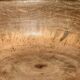 Chaise quadripode assise ronde à petit dossier en manguier naturel monoxyle